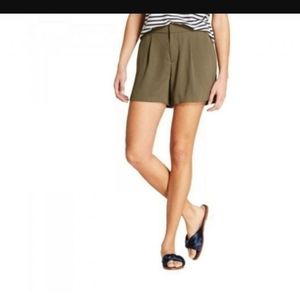 FINAL PRICE: Olive pleated shorts